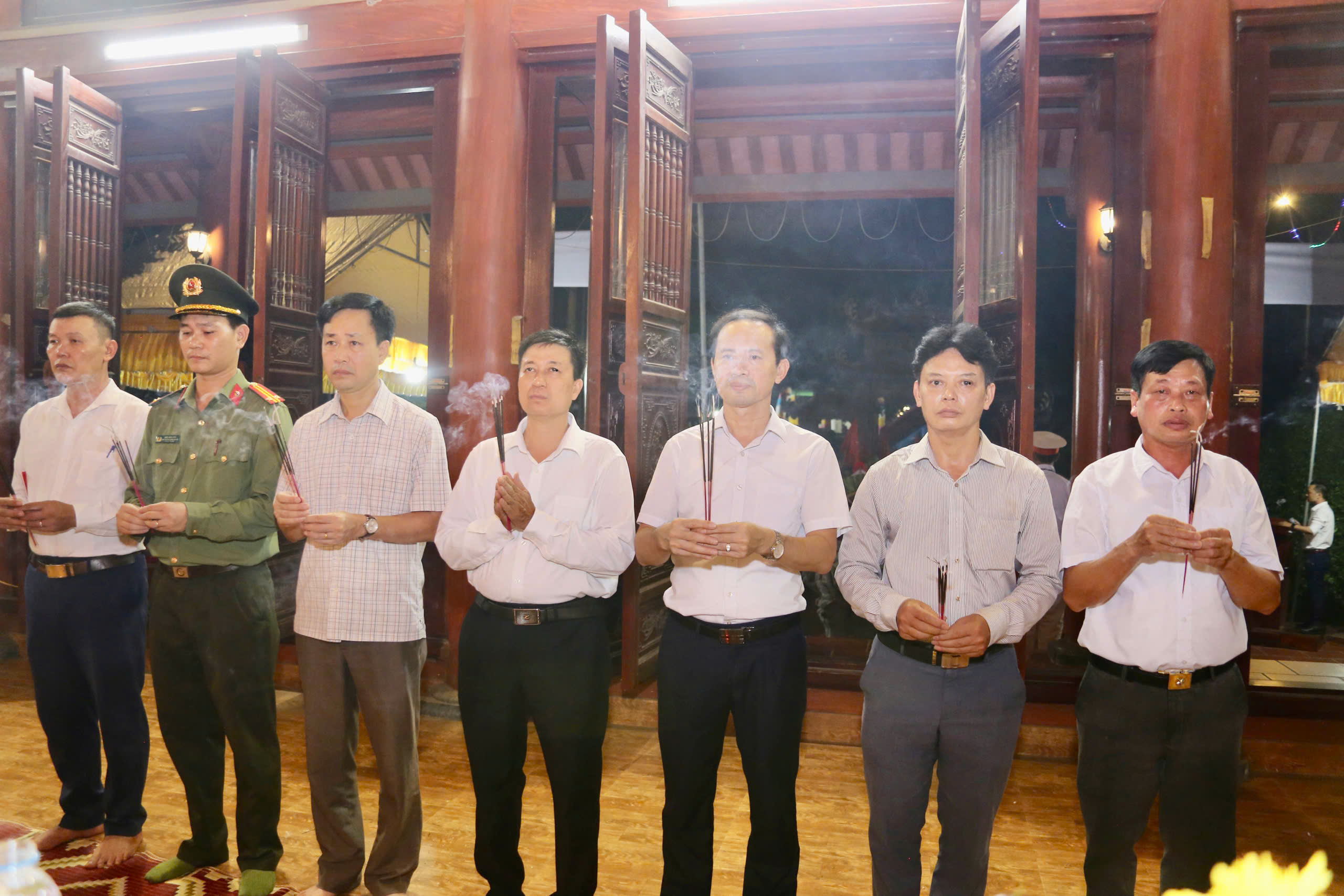 LỄ CẦU SIÊU, DÂNG HƯƠNG VÀ THẮP NẾN TRI ÂN CÁC ANH HÙNG LIỆT SĨ NHÂN KỶ NIỆM 79 NĂM NGÀY THƯƠNG BINH - LIỆT SĨ (27/7/1947 - 27/7/2026)