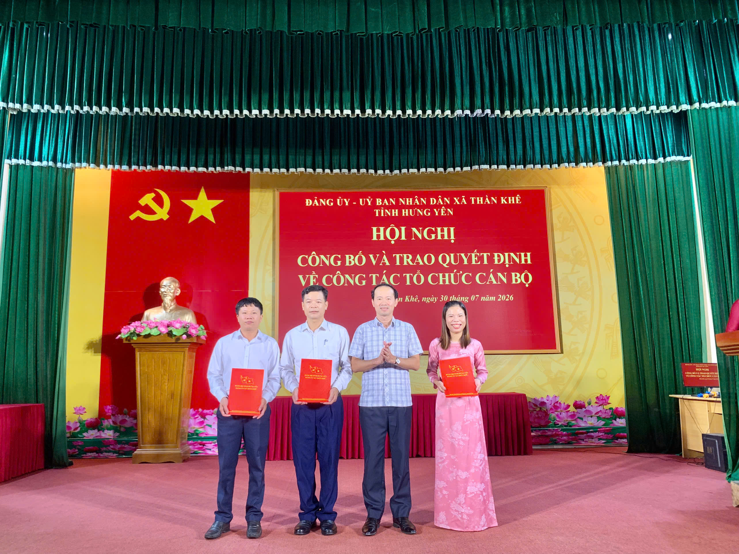 Đảng Ủy -Uỷ ban nhân Dân xã Thần Khê tổ chức Hội nghị công bố các Quyết định về công tác tổ chức cán bộ; giao ban đánh giá kết quả công tác tháng 7, triển khai nhiệm vụ công tác tháng 8 năm 2026