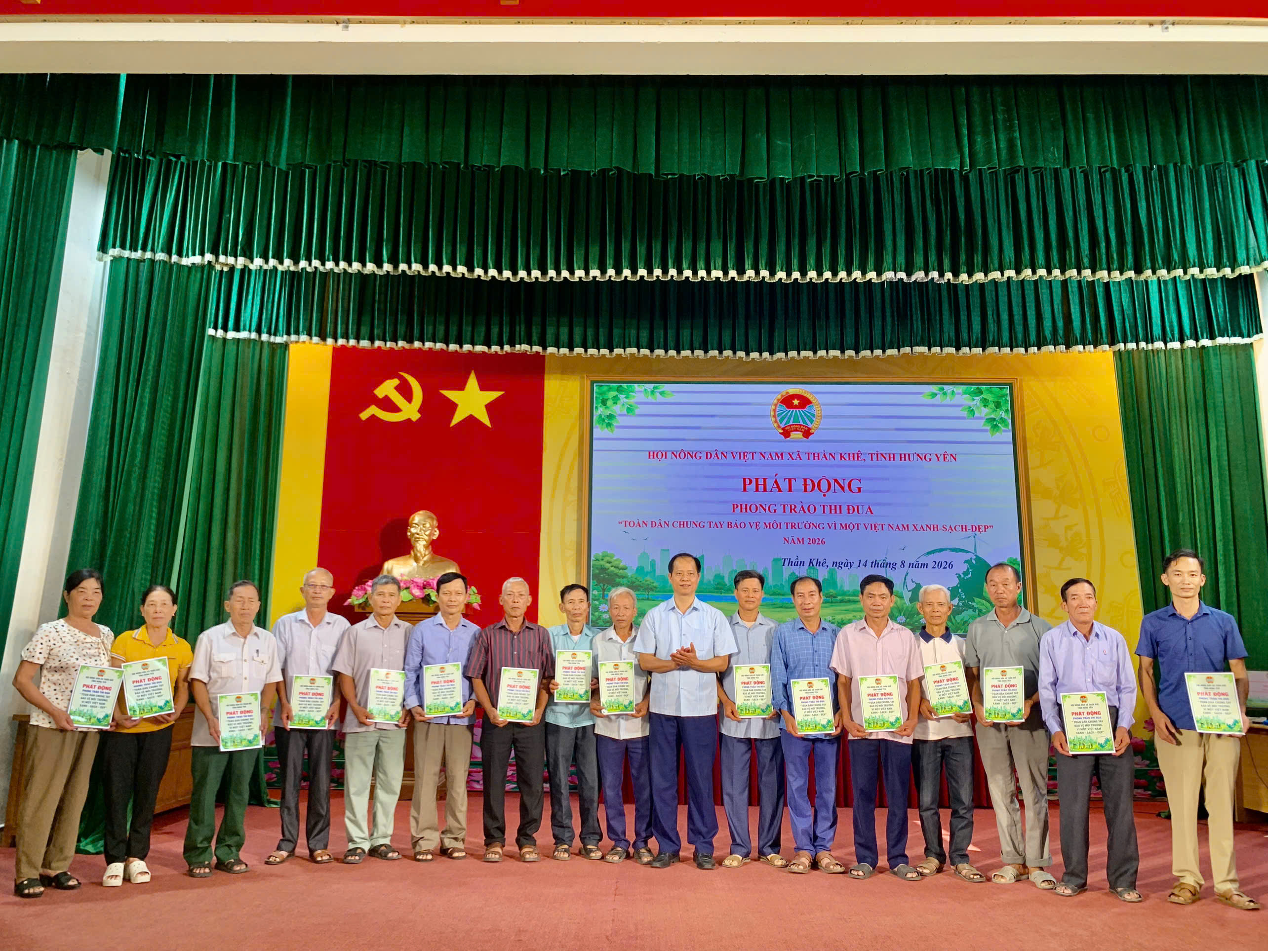HỘI NGHỊ CÔNG BỐ QUYẾT ĐỊNH VÀ RA MẮT CÂU LẠC BỘ NÔNG DÂN BẢO VỆ MÔI TRƯỜNG THÔN TÂY ĐÔ
