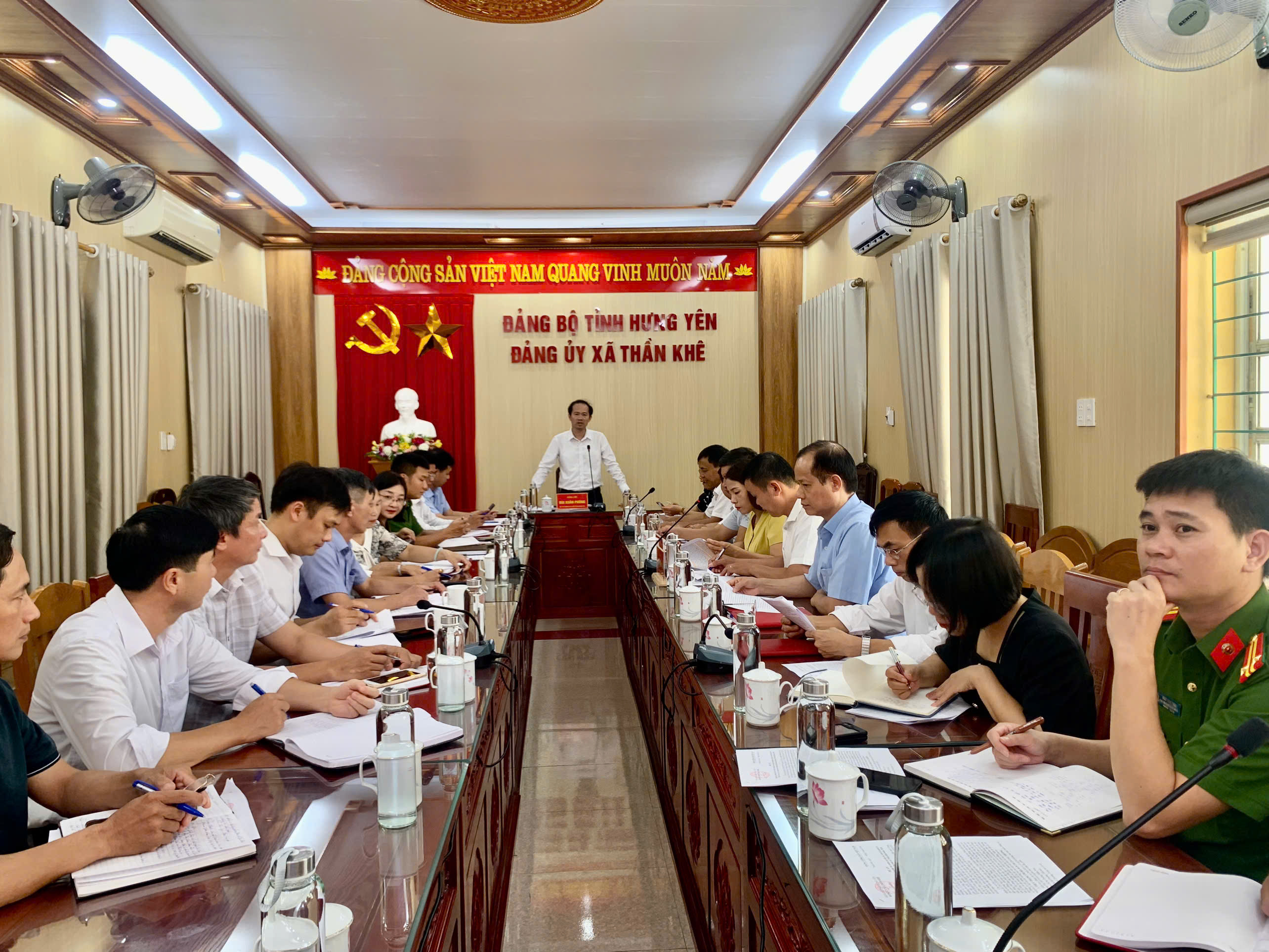 BAN CHẤP HÀNH ĐẢNG BỘ XÃ THẦN KHÊ KHÓA I, NHIỆM KỲ 2025-2026 TỔ CHỨC HỘI NGHỊ LẦN THỨ 16
