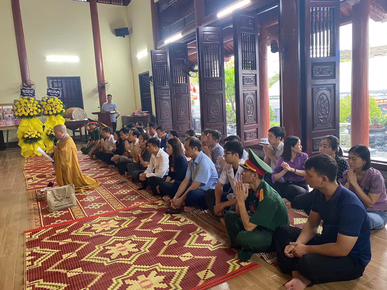 UBND XÃ THẦN KHÊ TỔ CHỨC LỄ DÂNG HƯƠNG, ĐỘNG THỔ, KHAI QUẬT VÀ LẤY MẪU HÀI CỐT LIỆT SĨ CHƯA XÁC ĐỊNH ĐƯỢC THÔNG TIN