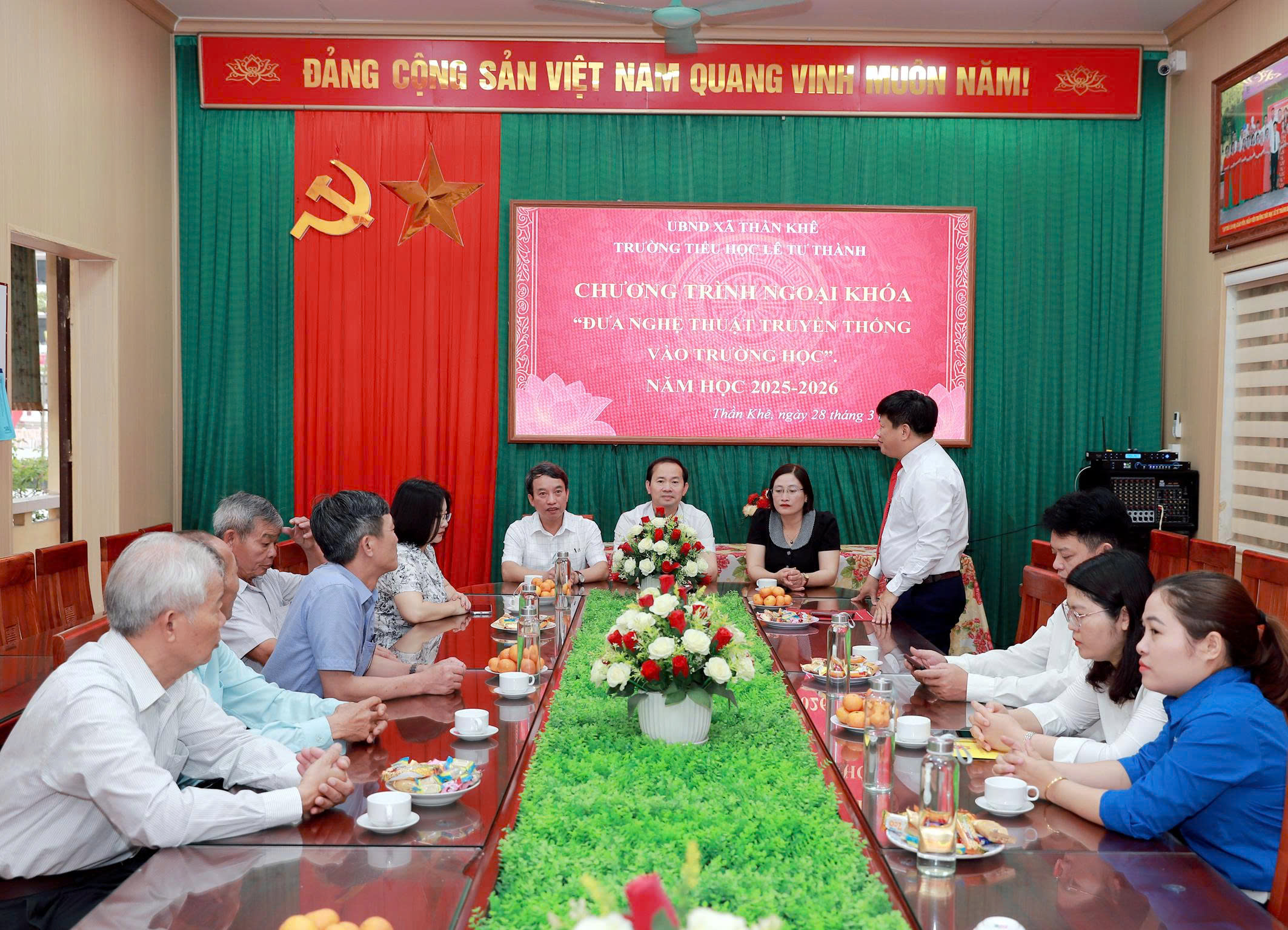 trường Tiểu học Lê Tư Thành tổ chức Múa hát chèo ca ngợi mái mảnh đất Thần Khê