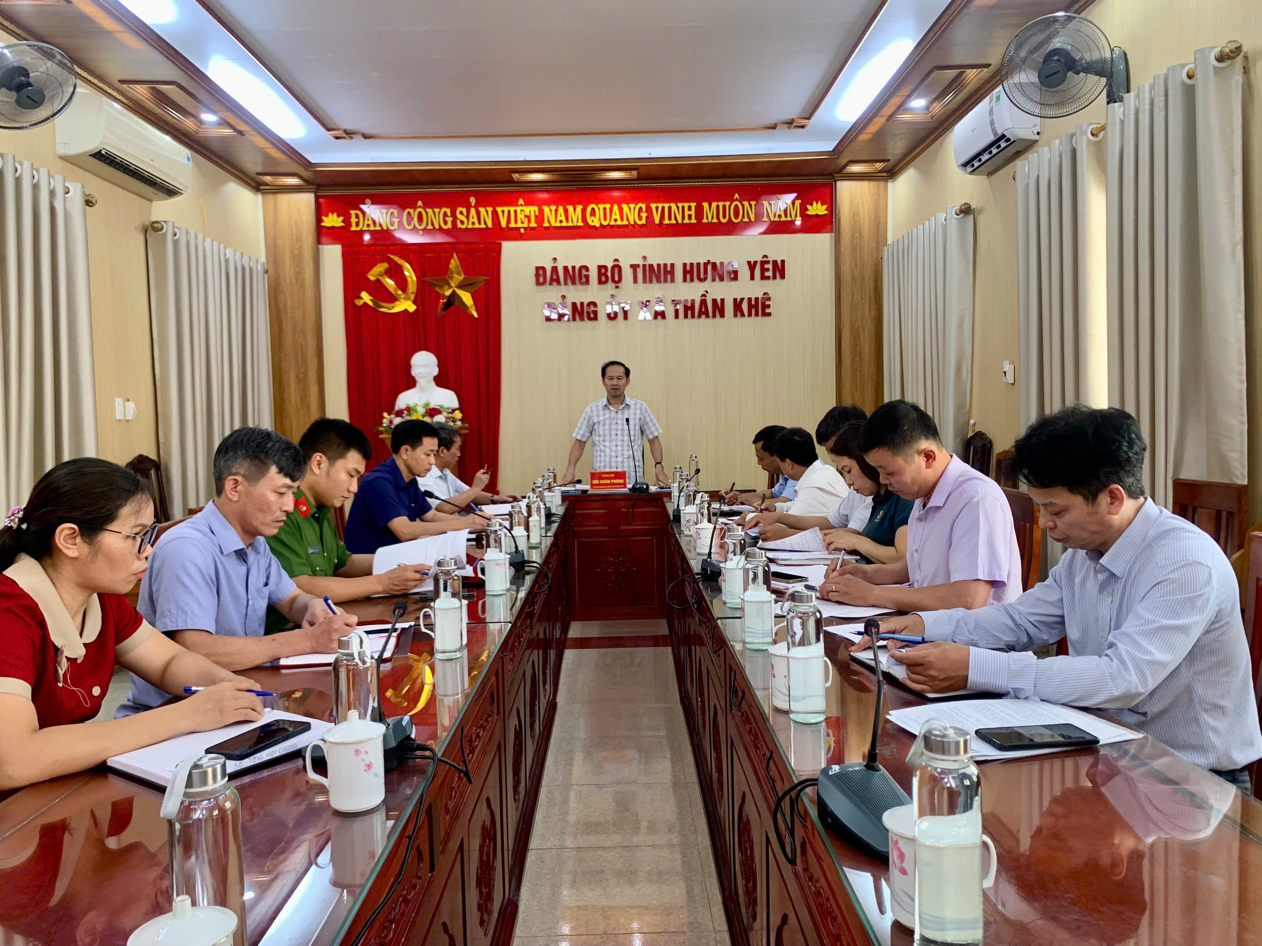 HỘI NGHỊ LẦN THỨ 40 BAN THƯỜNG VỤ ĐẢNG UỶ XÃ THẦN KHÊ