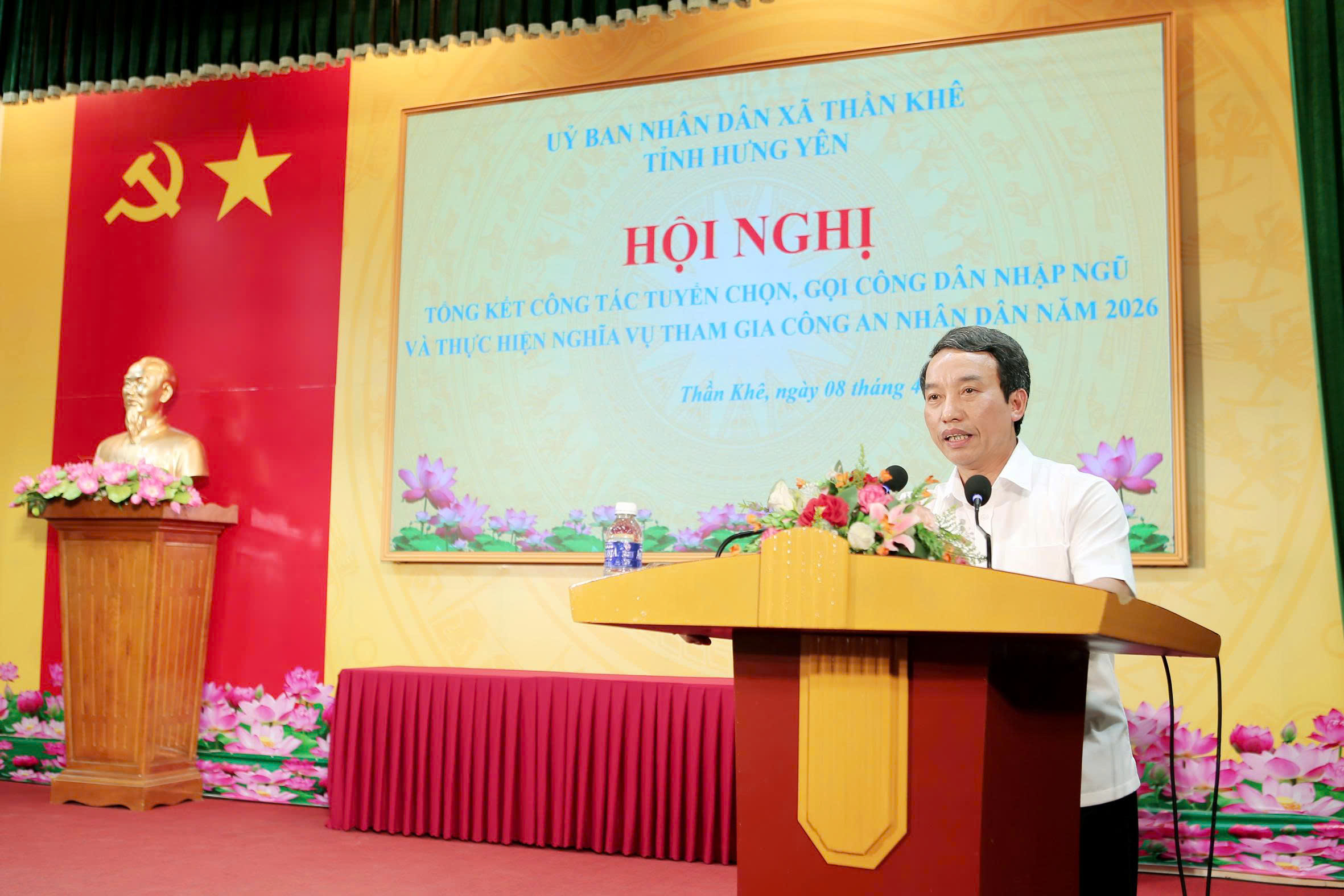 Đ/c Trần Xuân Điển- Phó Bí thư Đảng ủy, Chủ tịch UBND xã, Chủ tịch Hội đồng NVQS xã phát biểu chỉ đạo tại Hội nghị
